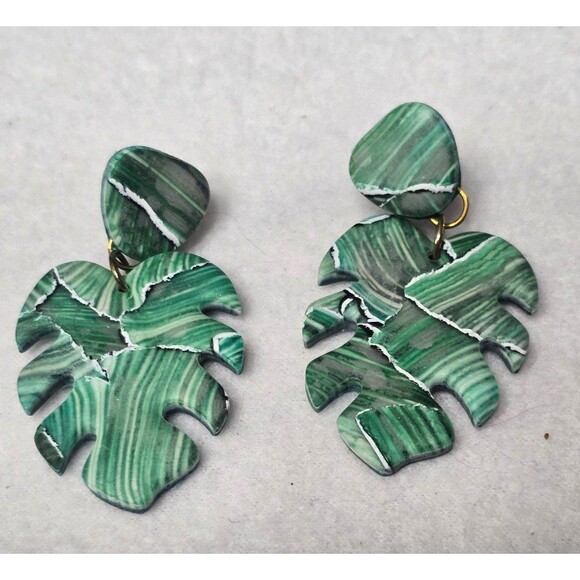 Fashion Leaf Earrings - Picture 1 of 2
